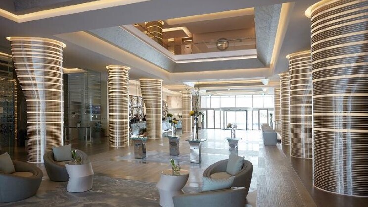 Royal M Hotel & Resort